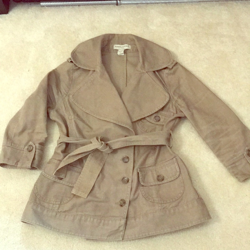 Stylish and flattering Banana Republic jacket
